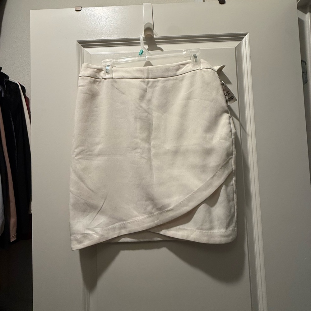 Donna Ricco Asymmetrical Cream Skirt